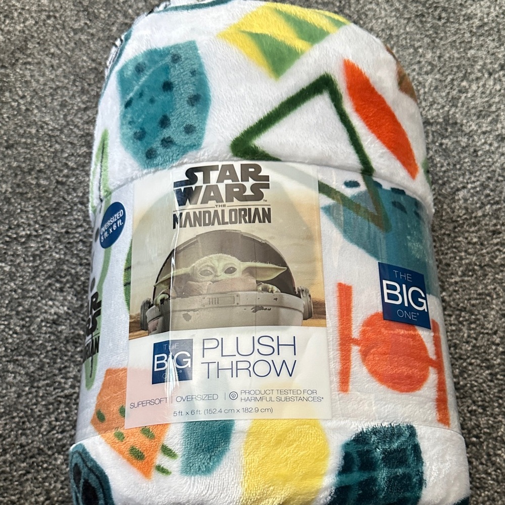 The Big One Star Wars Mandalorian Plush Throw - White, Orange, Green, Blue